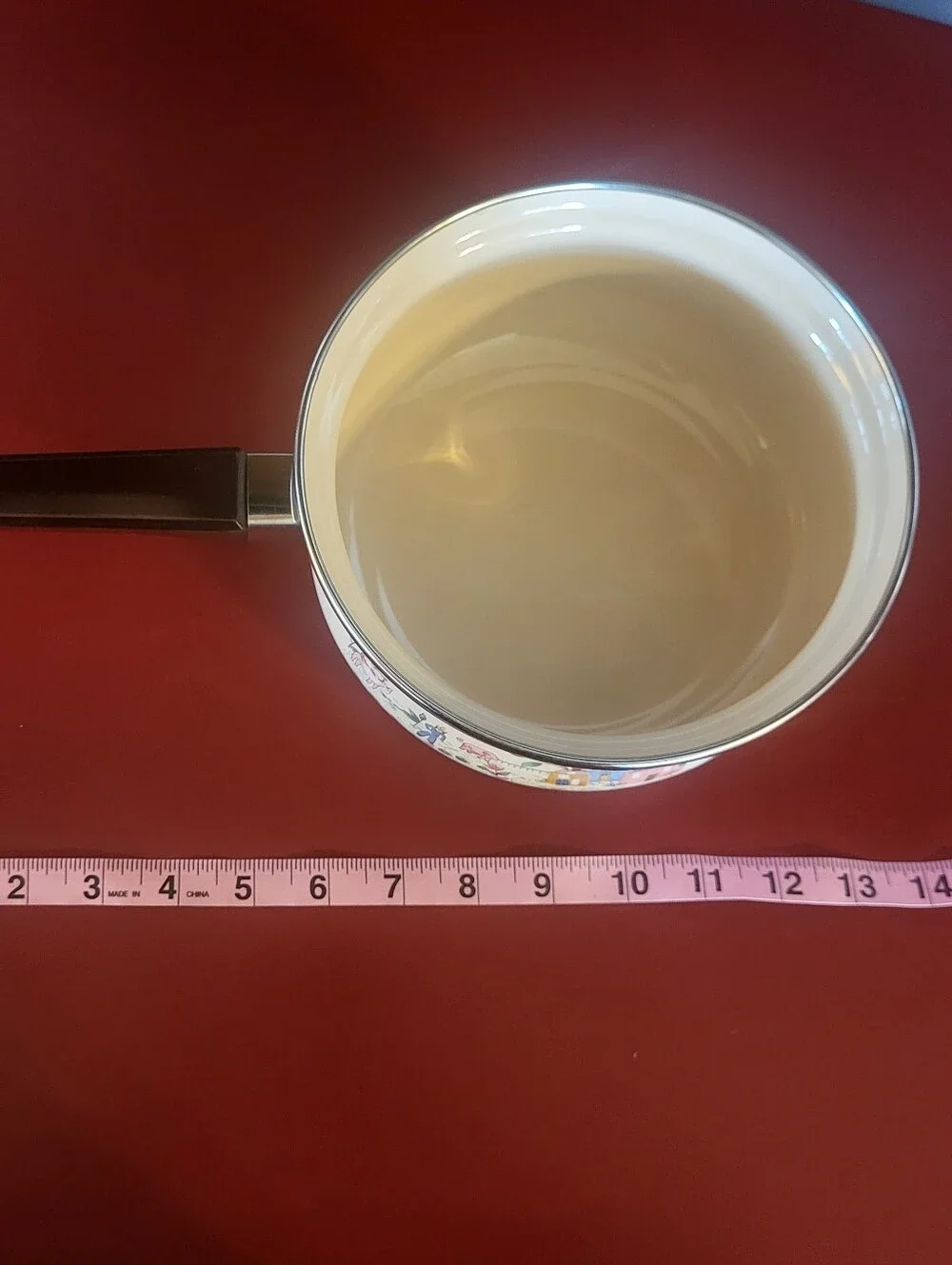 Vintage International Heartland  Beige Enamel Cookware Pot Pan Saucepan